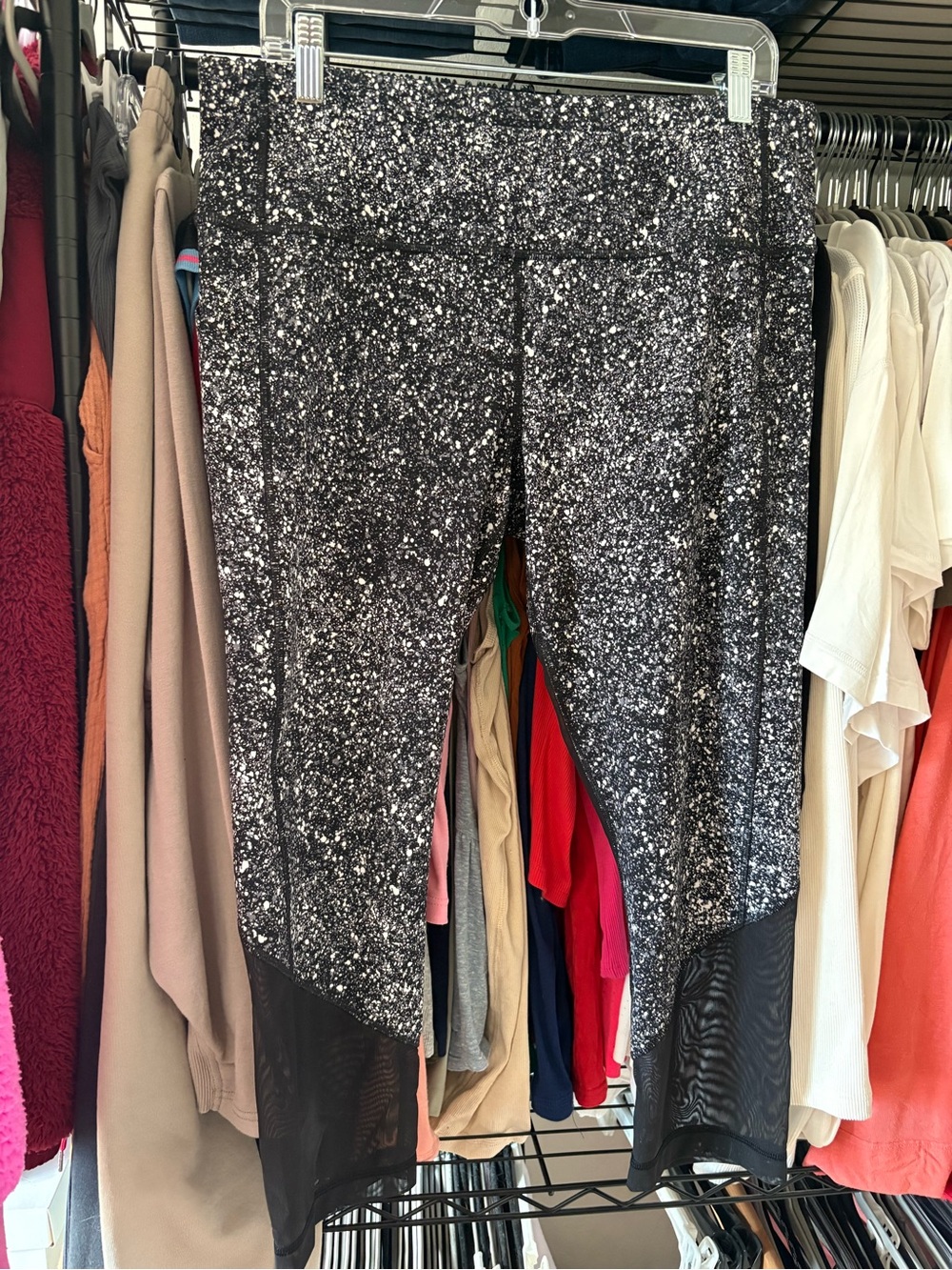 Black Speckled High-Waist Active Capri Pants